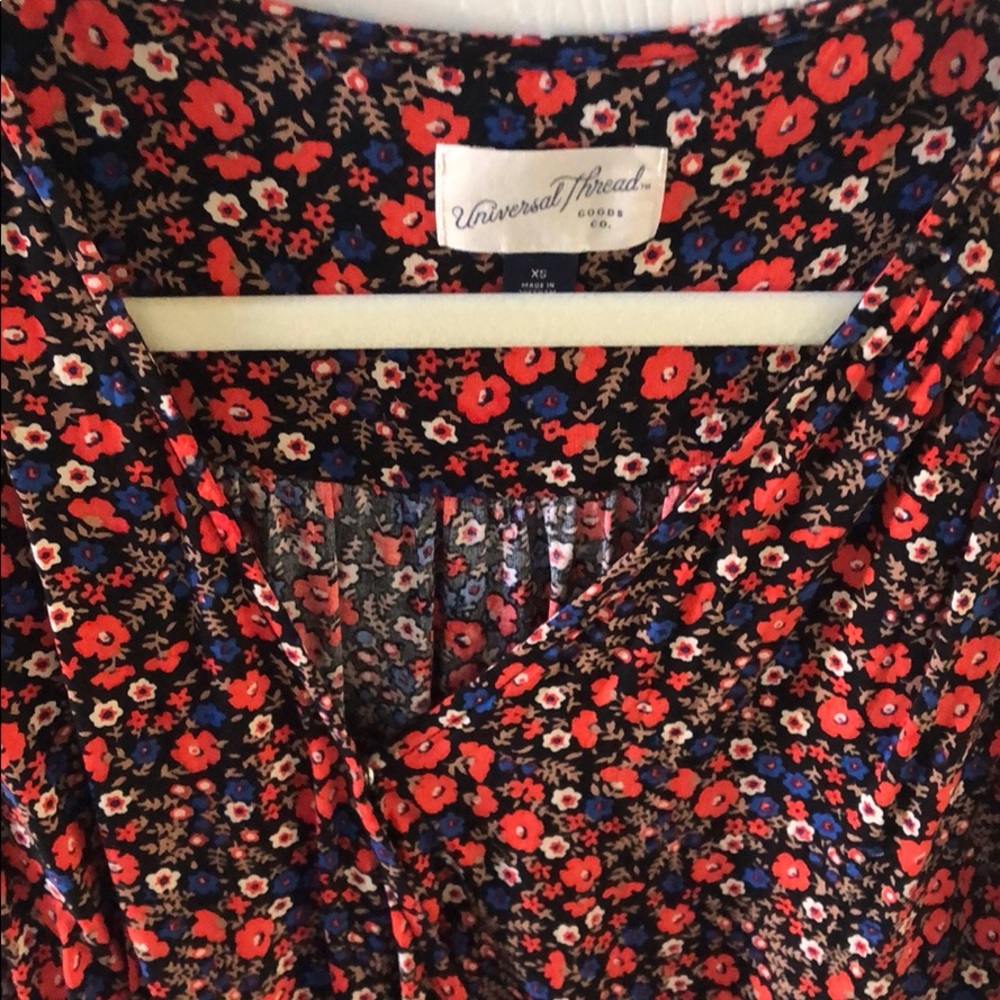 Universal Thread Fall Wrap Top - Picture 2 of 4